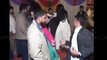 Dance of Escorts in Lahore Party by SexInLahore.Com