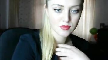 Russian girl chatting webcam - 100webcams.eu