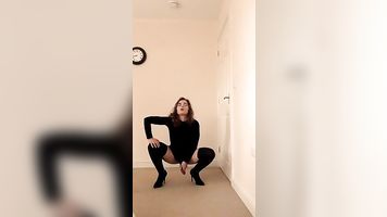Beautiful British milf snatching a knee trembler
